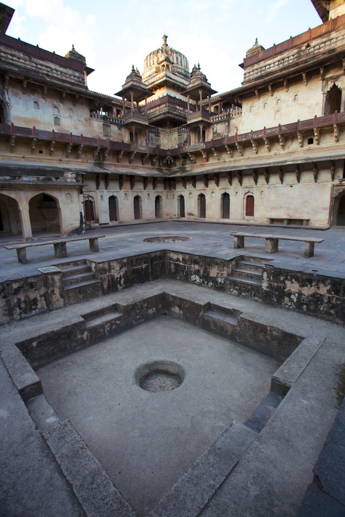 Jahangir Mahal 10